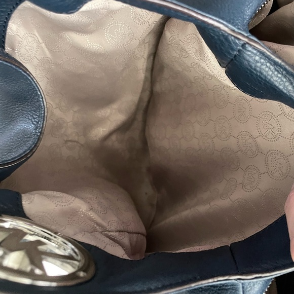 Michael Kors Fulton shoulder bag - Picture 9 of 11